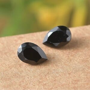 0.89 Carats Black Spinel Gemstones (Pear 6x4 mm)